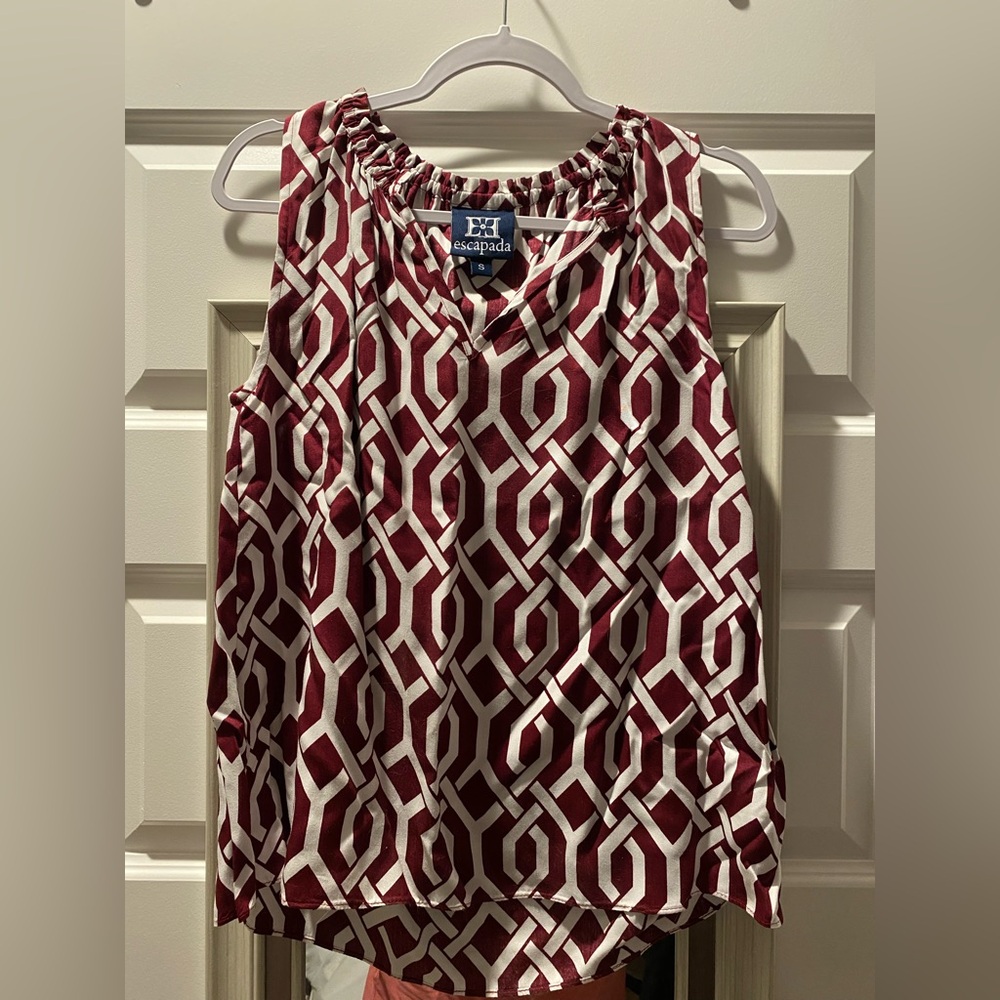 Escapada Maroon and White Geometric Blouse